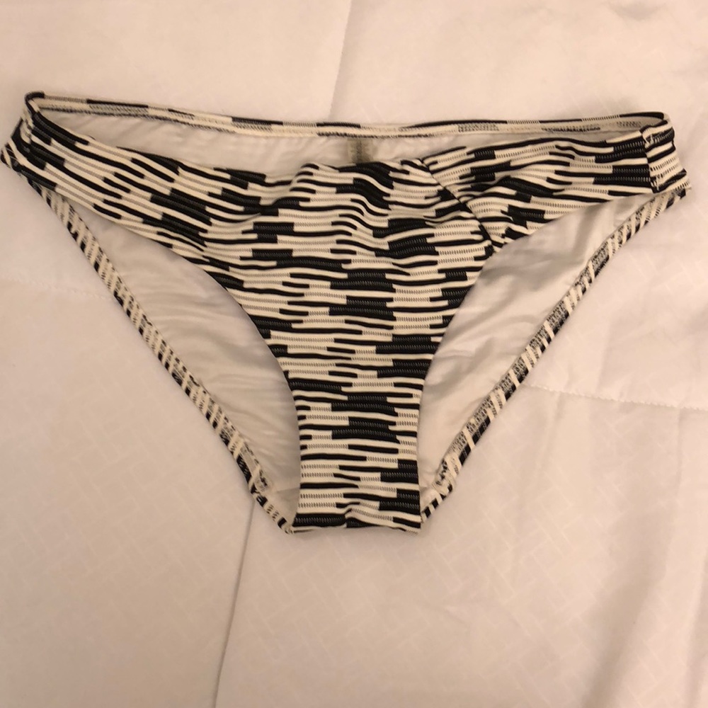 Victoria’s Secret black and white bottom
